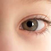 Color de ojos del bebé según sus padres