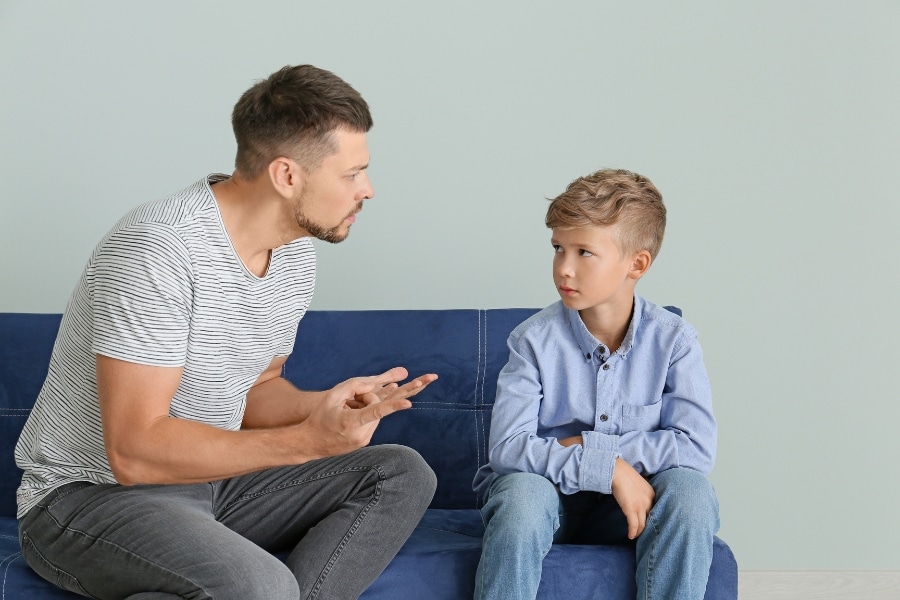 ¿Debemos dejar que nuestros hijos digan palabrotas? Una guía completa para madres y padres