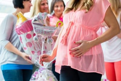 Cómo organizar un súper baby shower: ideas, consejos y pasos clave