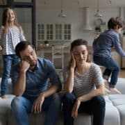 La carga mental de los padres: ¿quién la lleva realmente? ¿mamá o papá?