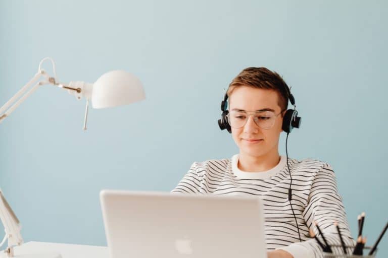 Uso pedagógico de TikTok y YouTube en educación