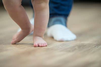 Primeros pasos y marcha infantil