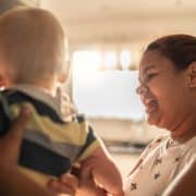 La niñera ideal para tu familia: cómo encontrar a alguien de confianza